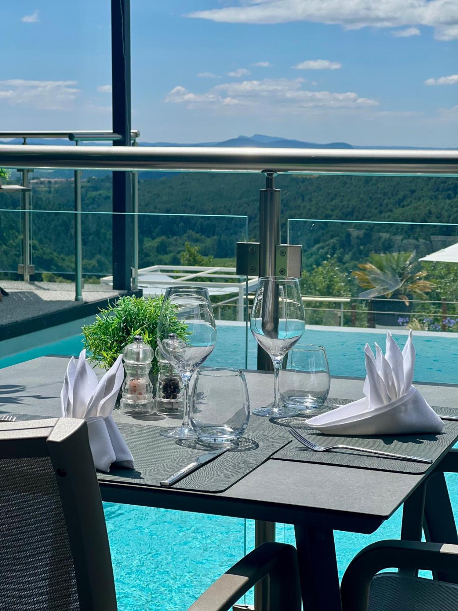 Domaine De Chalveches Hotel Spa 4* Faugeres  المظهر الخارجي الصورة